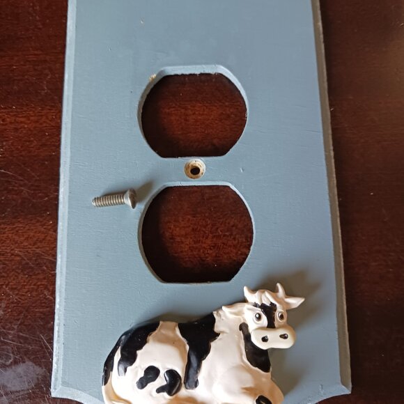 VINTAGE SWITCH Outlet COVERS Lot of 2, Blue Wooden Country Teapot and Cow - Picture 5 of 10